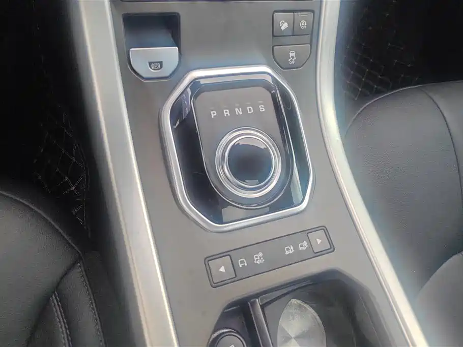 Land Rover Evoque 2018 — фото 16