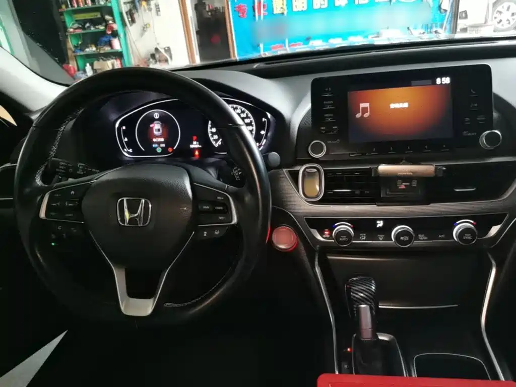 Honda Accord 2020 — фото 10