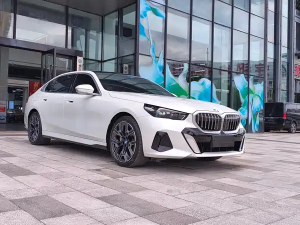 BMW 5 Series 2025