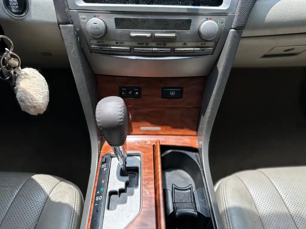 Toyota Camry 2007 — фото 19