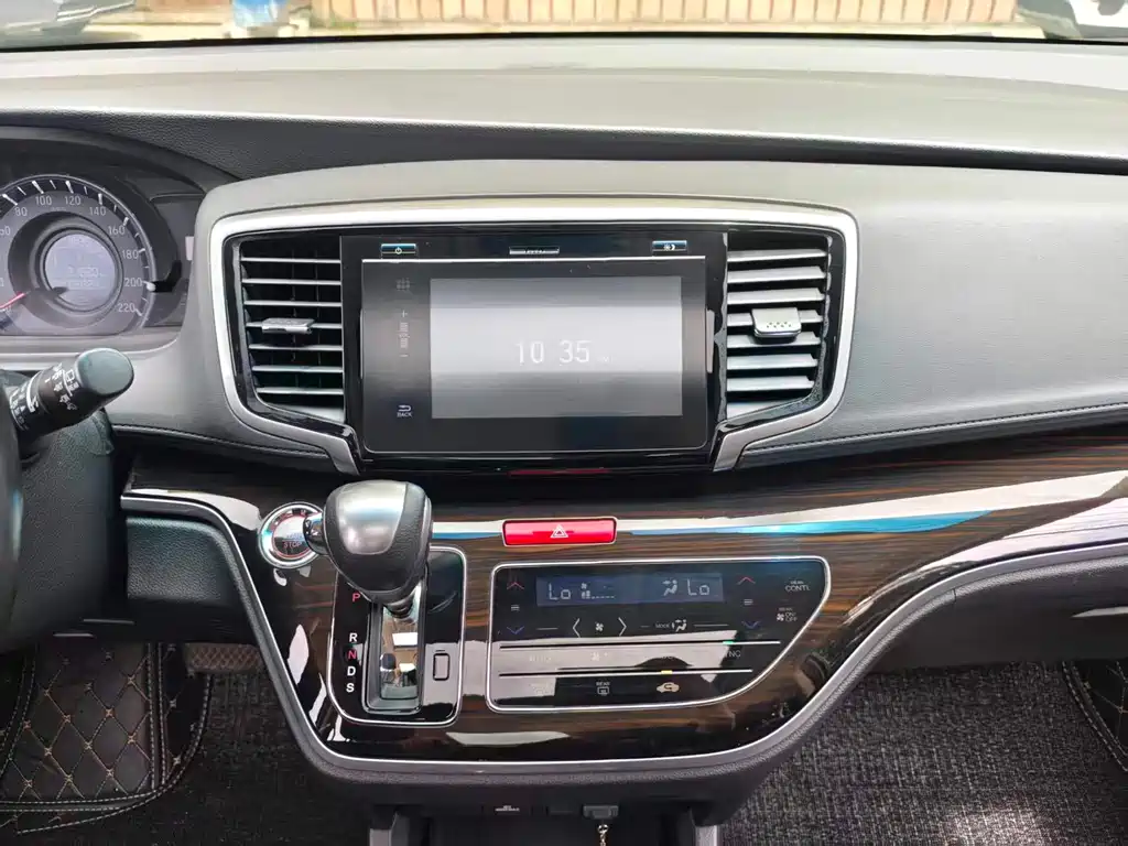 Honda Odyssey 2019 — фото 19