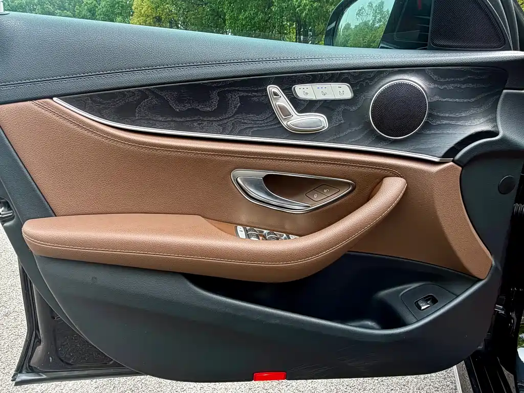 Mercedes-Benz E-Class 2019 — фото 14