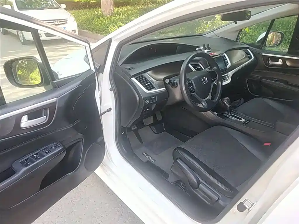 Honda Jade 2015 — фото 16