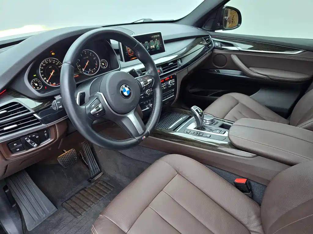 BMW X5 2018 — фото 12