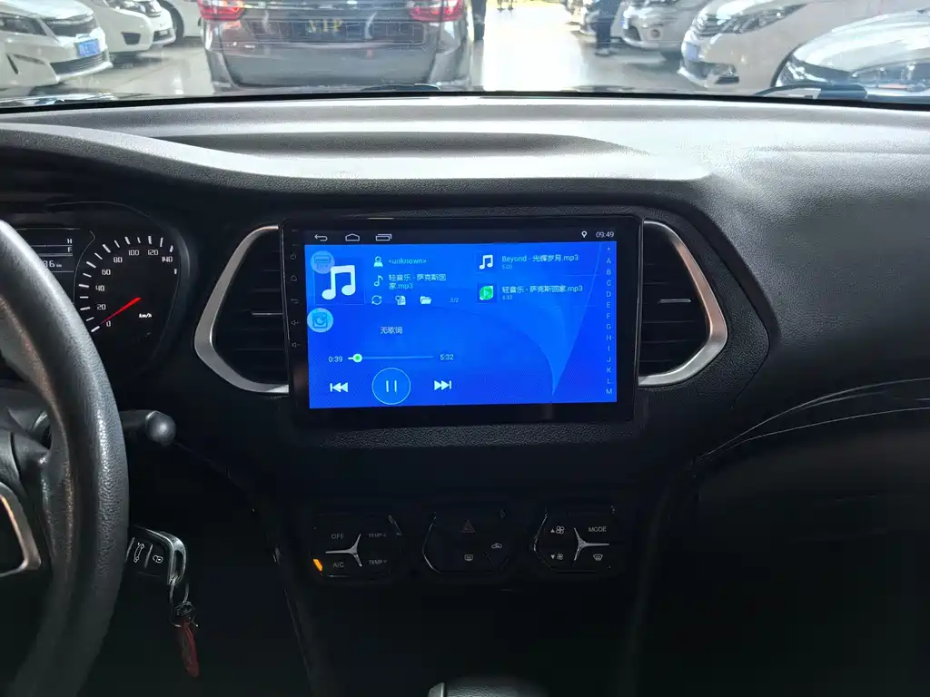 GAC Trumpchi GS4 2017 — фото 13