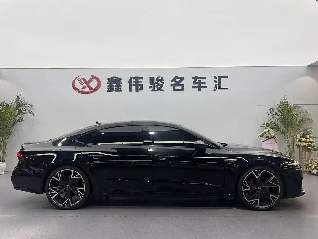 Audi A7L 2024