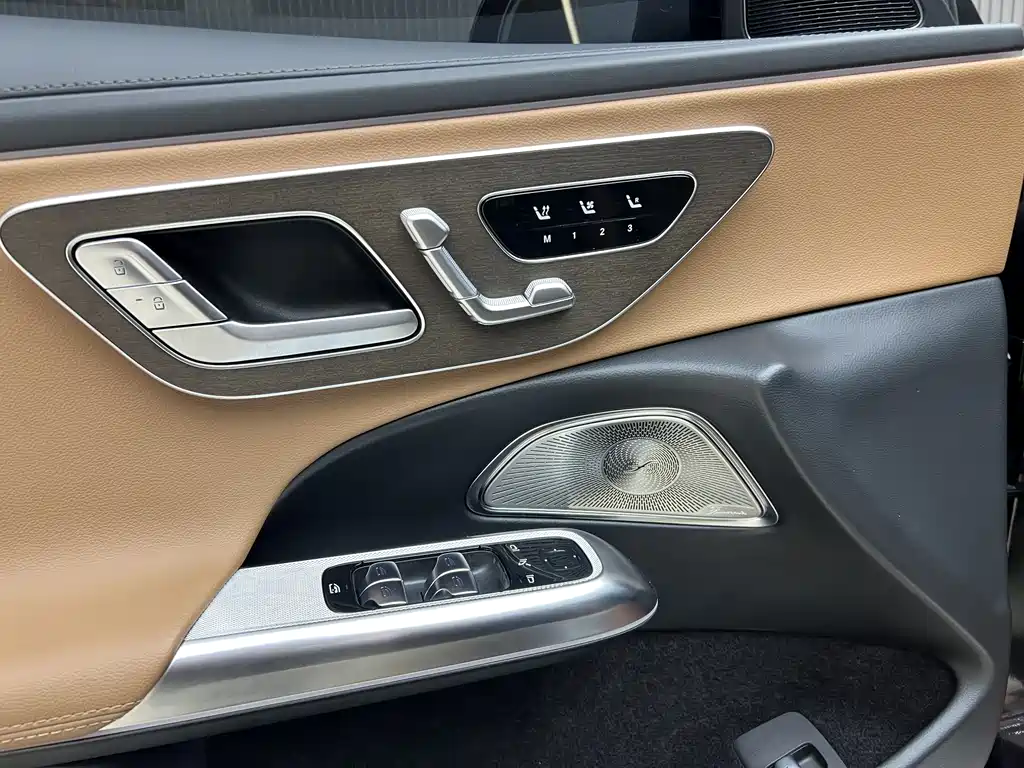 Mercedes-Benz E-Class 2024 — фото 12