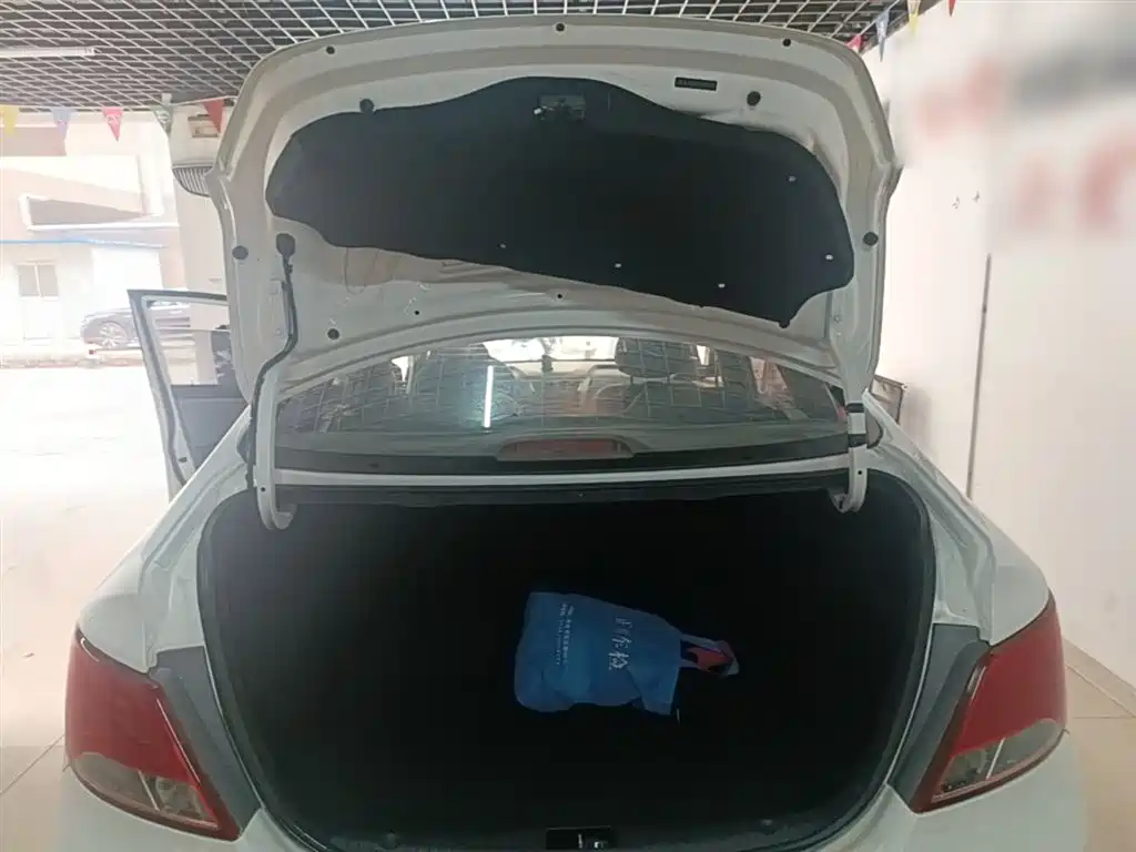 Hyundai Verna 2014 — фото 19