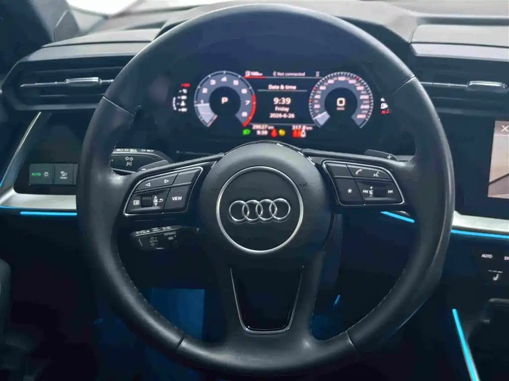 Audi A3 2023 — фото 13