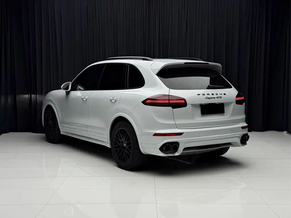Porsche Cayenne 2016 — фото 4