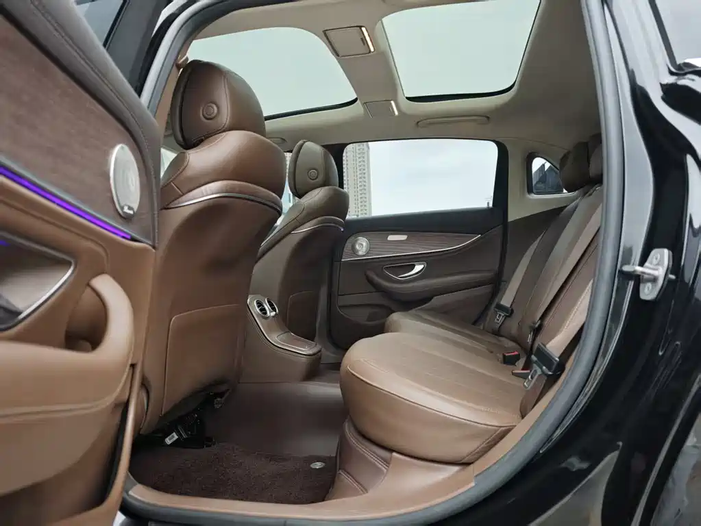 Mercedes-Benz E-Class 2022