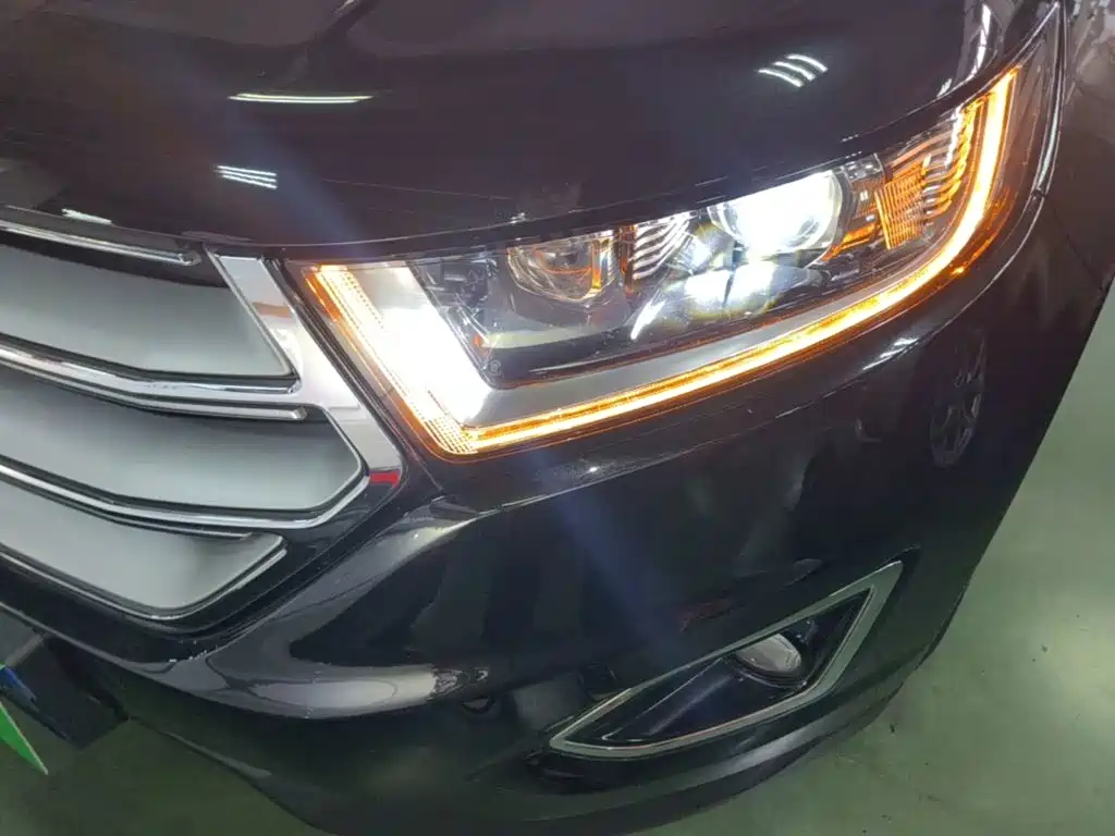Ford Edge 2016 — фото 24