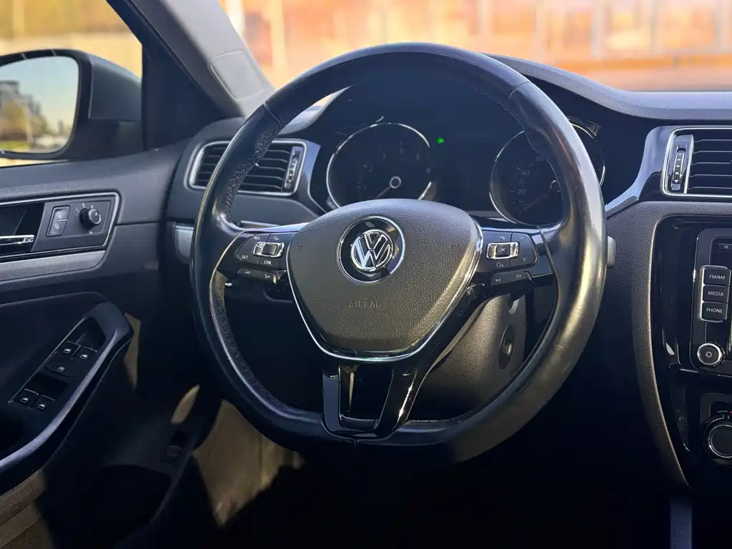 Volkswagen Sagitar 2018 — фото 14