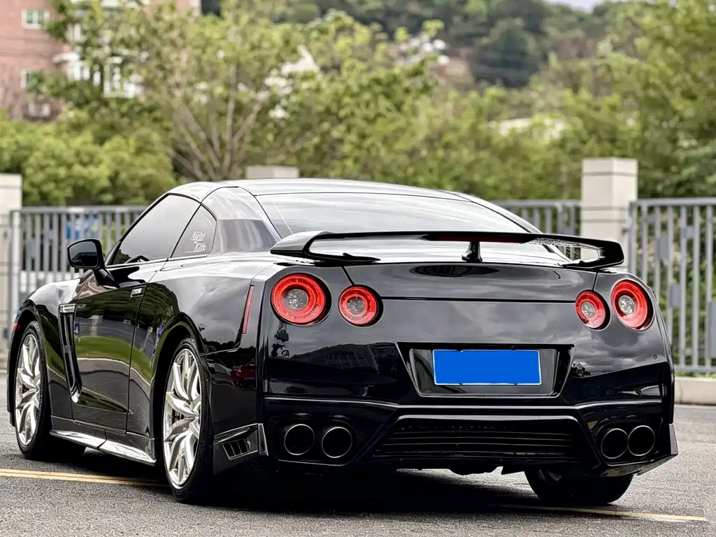 Nissan GT-R 2011