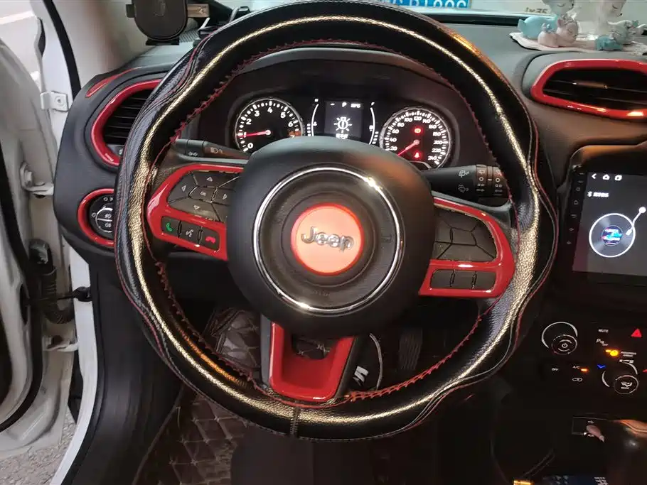 Jeep Renegade 2019 — фото 15