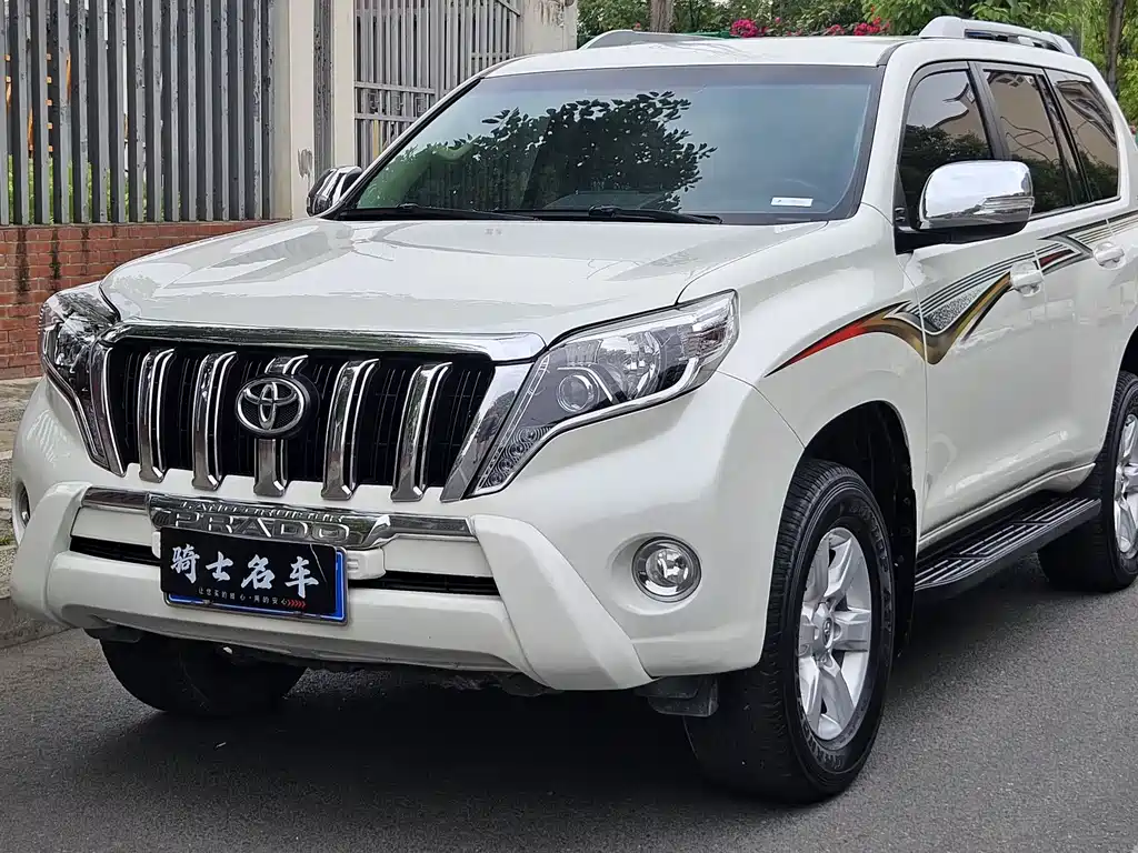 Toyota Prado 2015 — фото 1