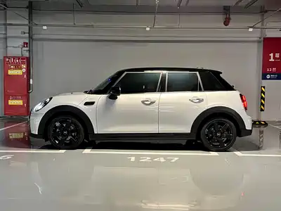 MINI MINI 2023