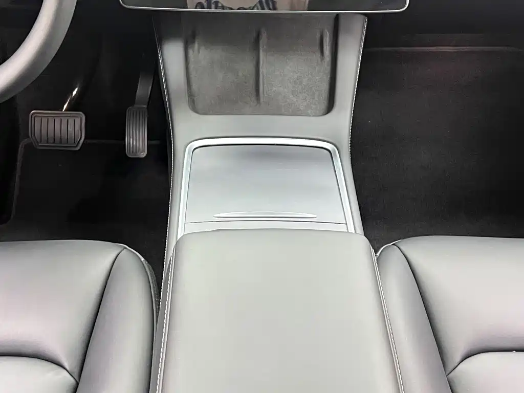 Tesla Model Y 2023 — фото 24