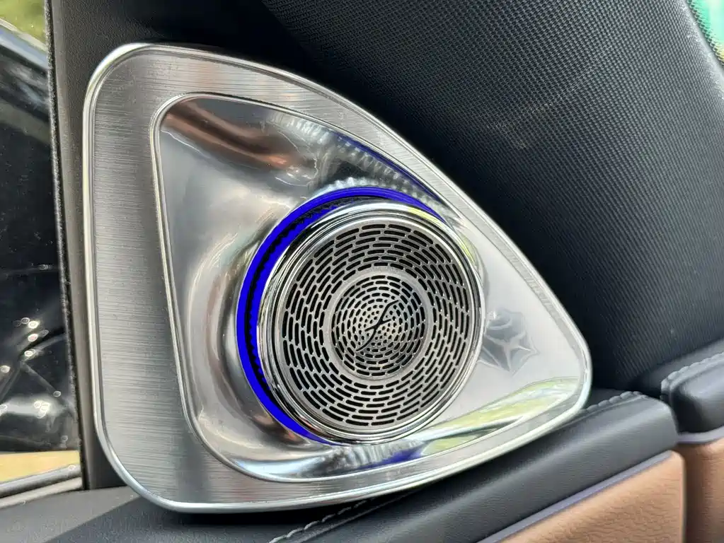 Mercedes-Benz E-Class 2025 — фото 16