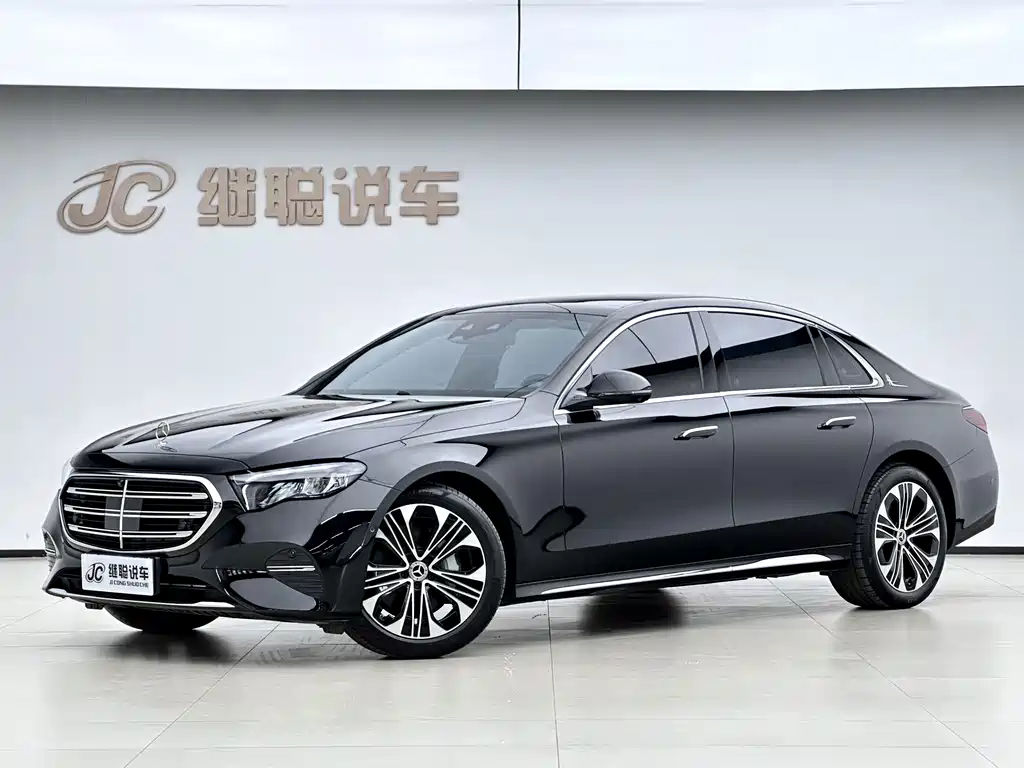 Mercedes-Benz E-Class 2025 — фото 1