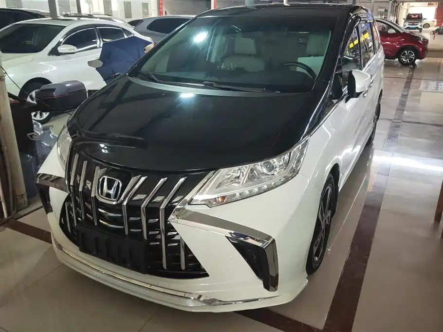 Honda Odyssey 2018 — фото 1
