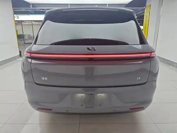 Li Auto L8 2025