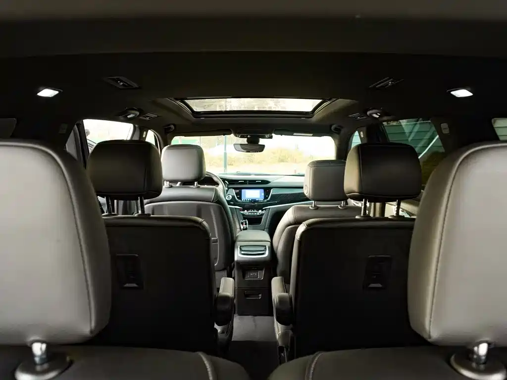 Cadillac XT6 2021 — фото 13
