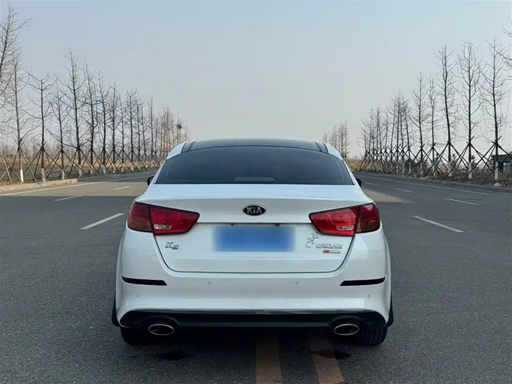 Kia K5 2015 — фото 10