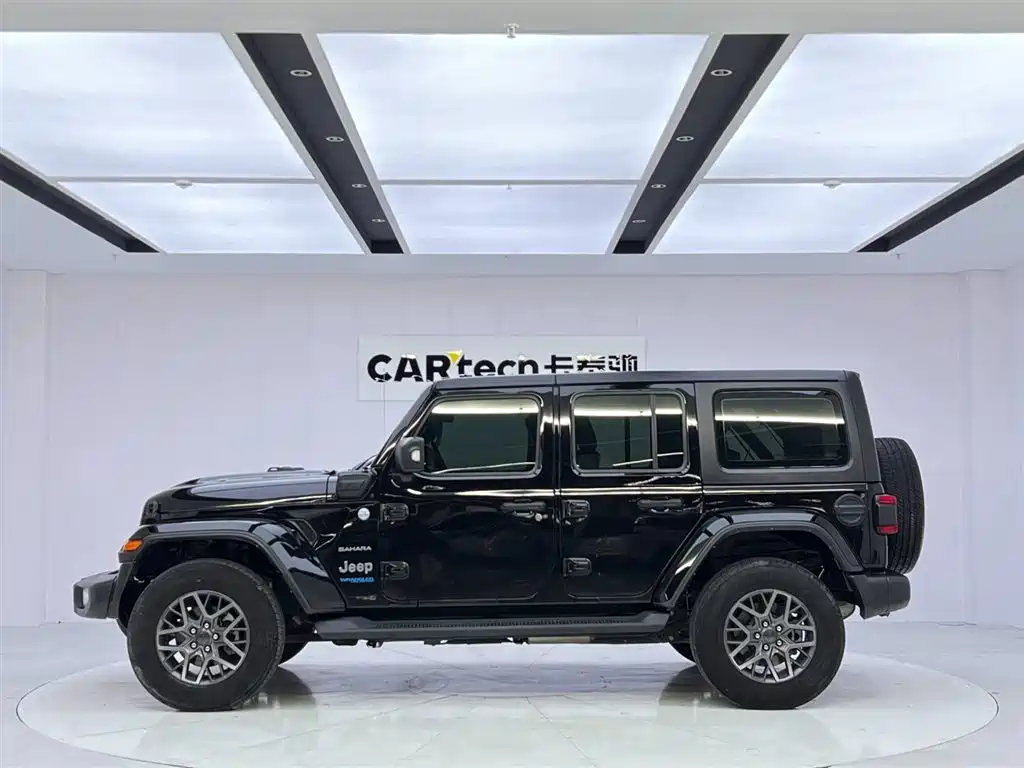 Jeep Wrangler PHEV 2023 — фото 2