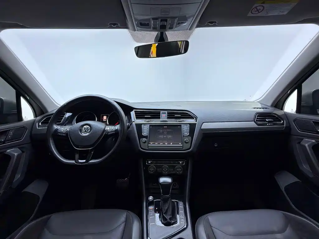 Volkswagen Tiguan L 2017 — фото 8