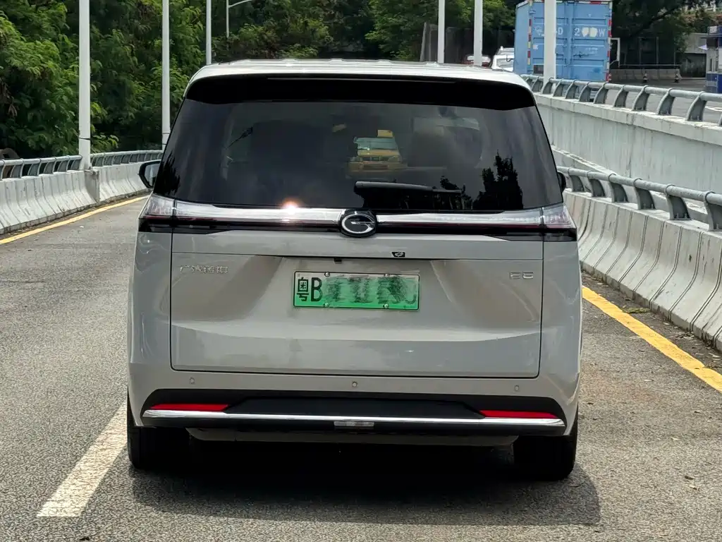 GAC Motor E8 PHEV 2024 — фото 21