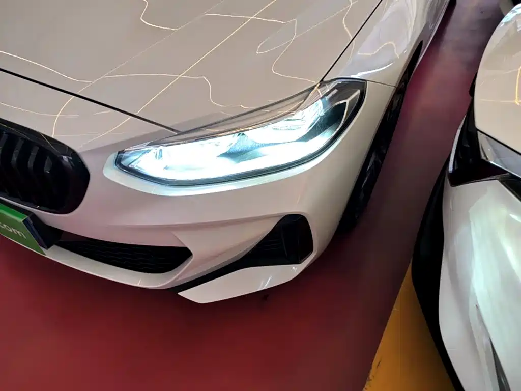BMW 1 Series 2021 — фото 24