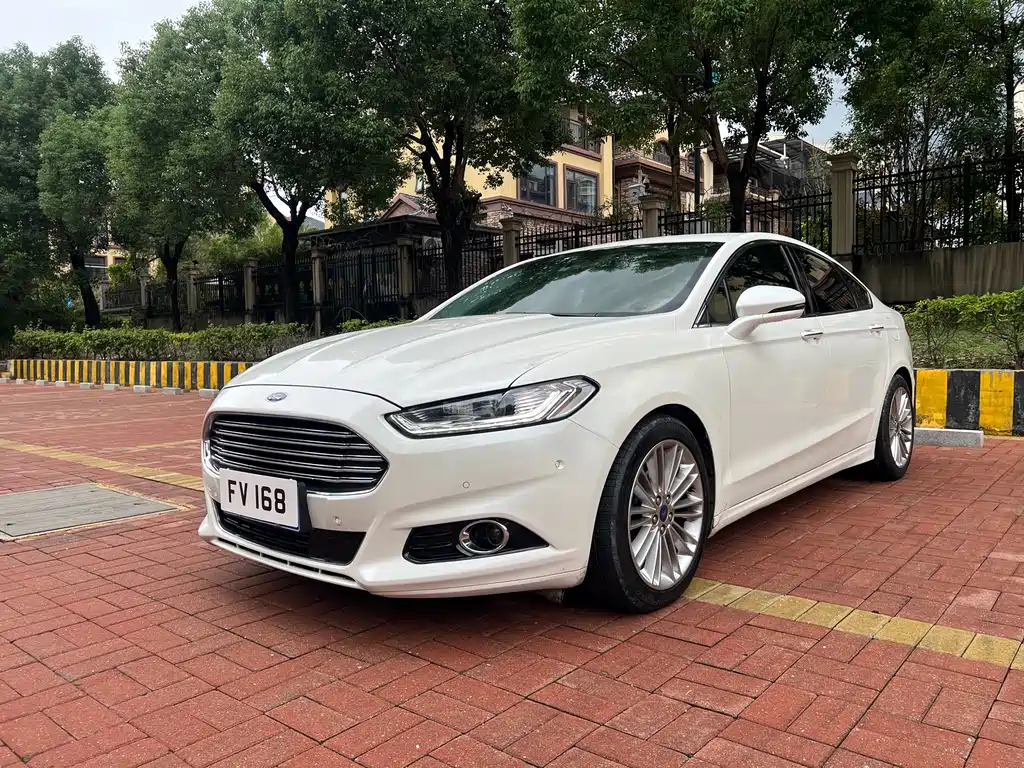 Ford Mondeo 2014 — фото 1