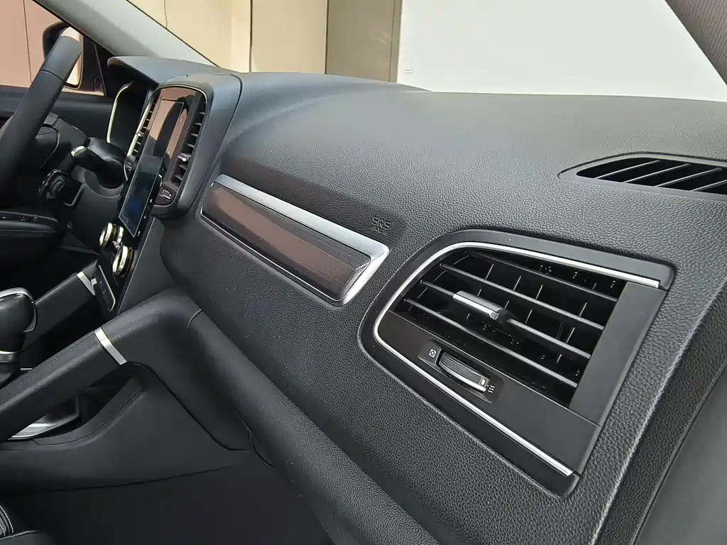 Renault Koleos 2017 — фото 19