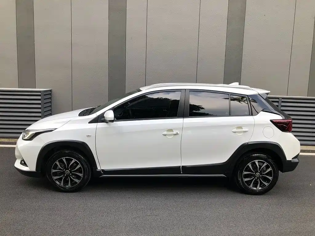 Toyota Yaris L 2020 — фото 11