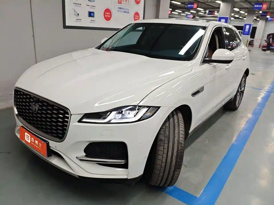Jaguar F-PACE 2022 — фото 1