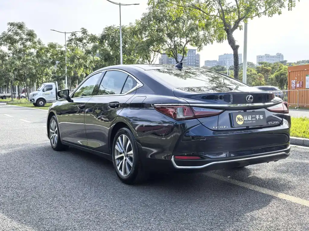 Lexus ES 2020 — фото 5