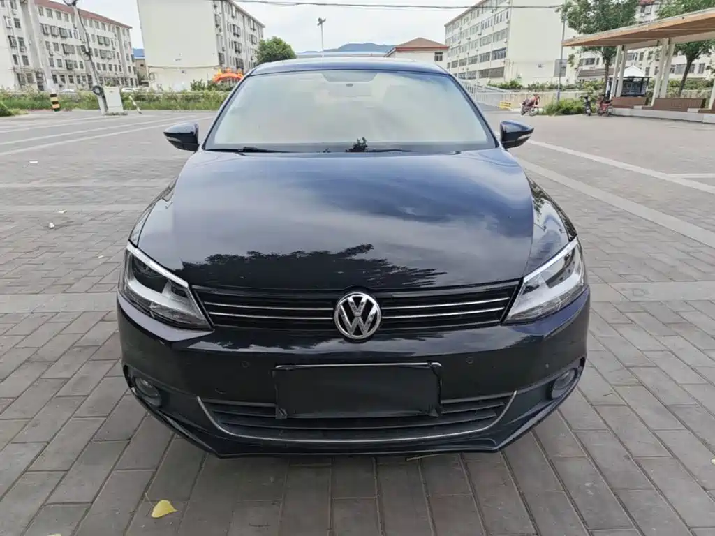 Volkswagen Sagitar 2014