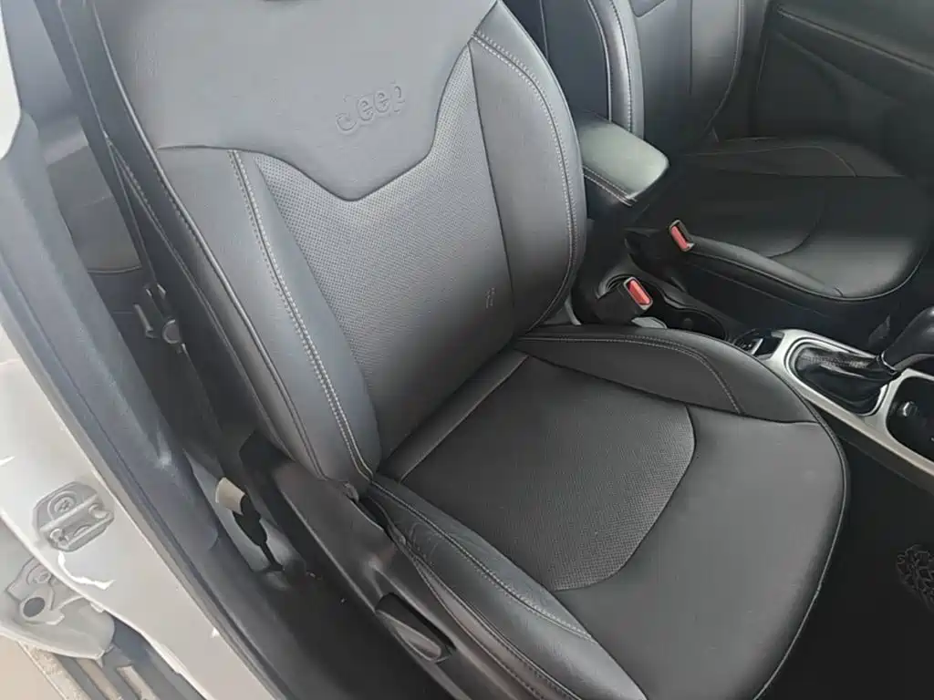 Jeep Compass 2017 — фото 25