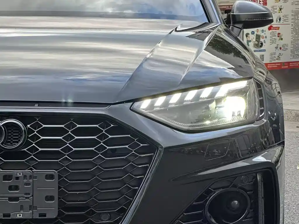 Audi RS 4 2023 — фото 2