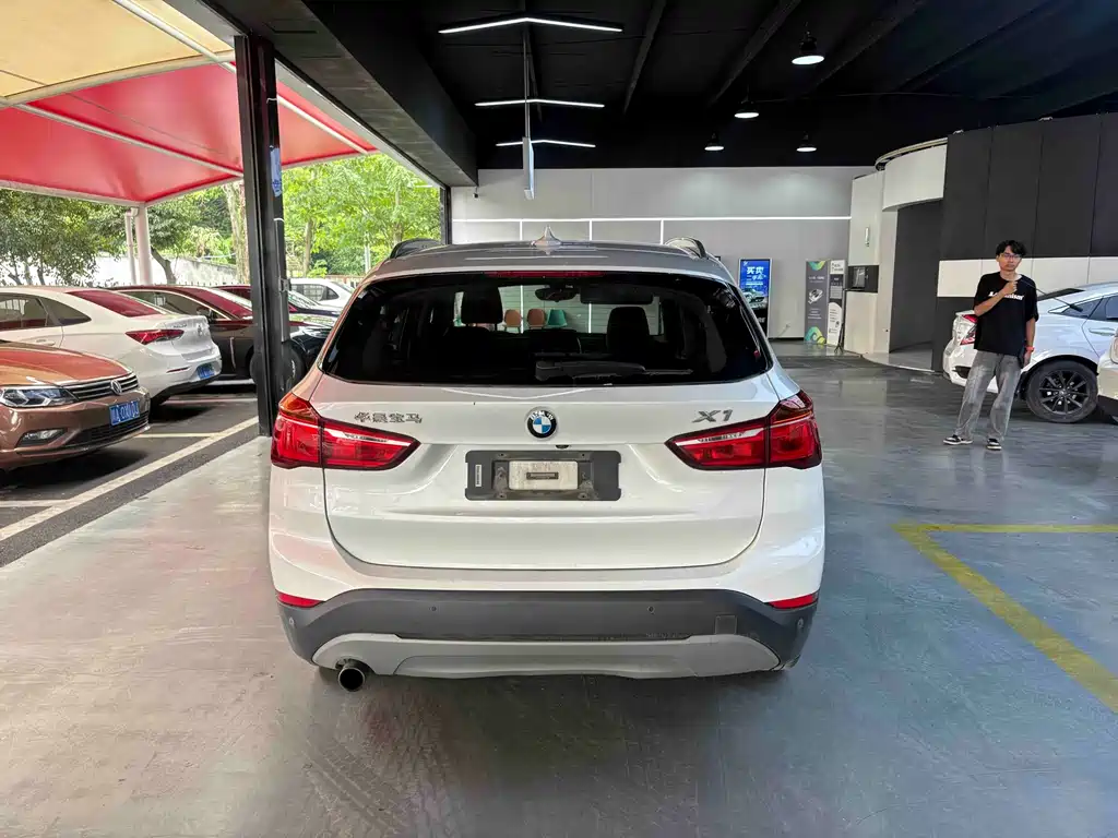 BMW X1 2017 — фото 9