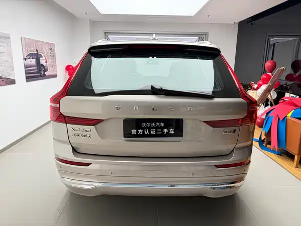 Volvo XC60 2025