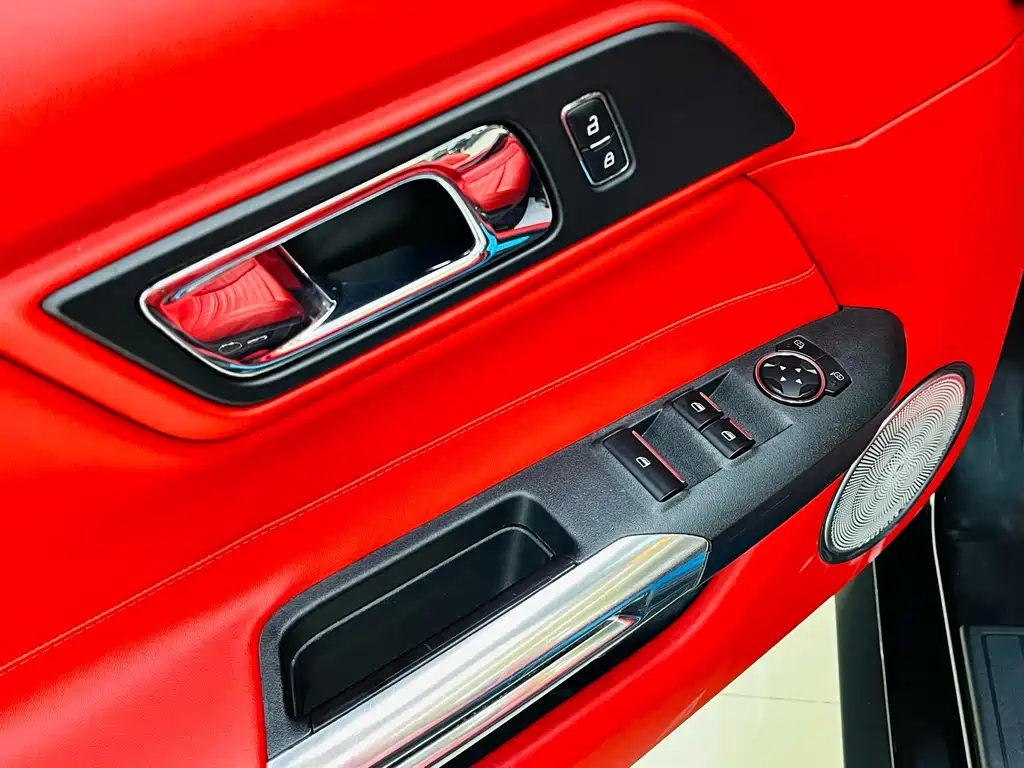 Ford Mustang 2018 — фото 18