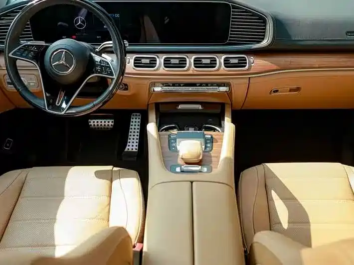 Mercedes-Benz GLS — фото 7