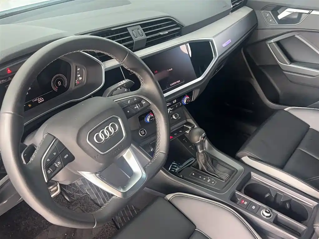 Audi Q3 2024 — фото 15