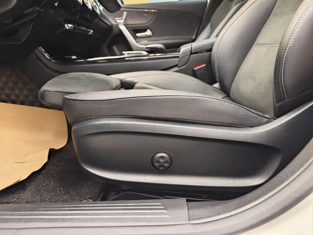 Mercedes-Benz A-Class 2021 — фото 10