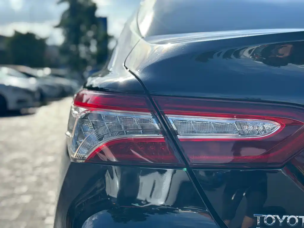 Toyota Camry 2018 — фото 20