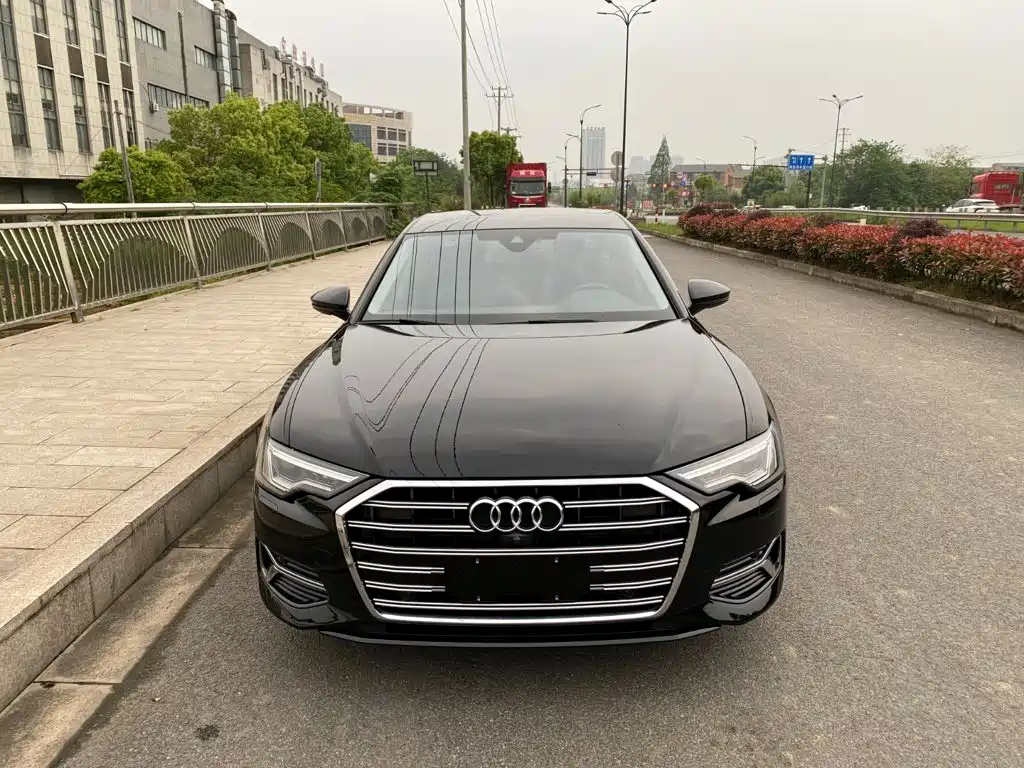 Audi A6L 2022