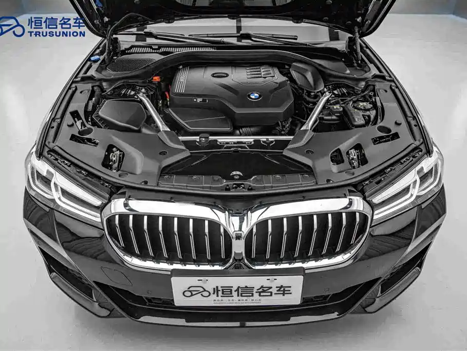 BMW 5 Series 2021 — фото 21