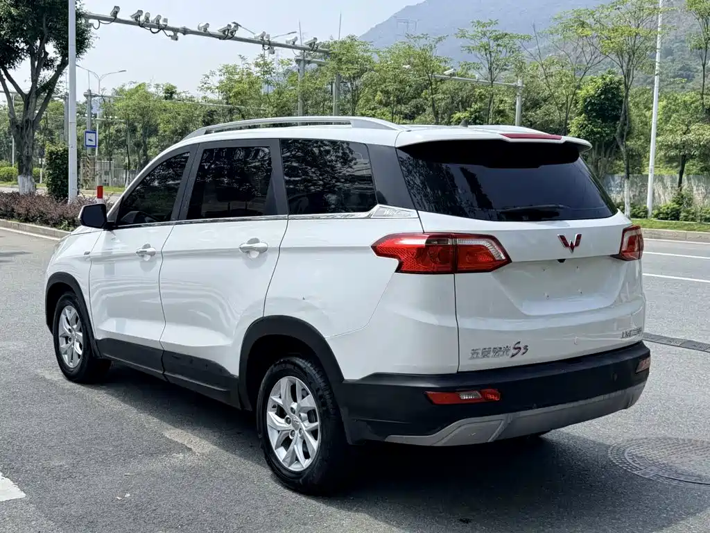 Wuling Hongguang S3 2018